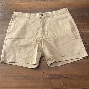 J. Crew Men's Tan Flat Front Shorts 7” Inseam